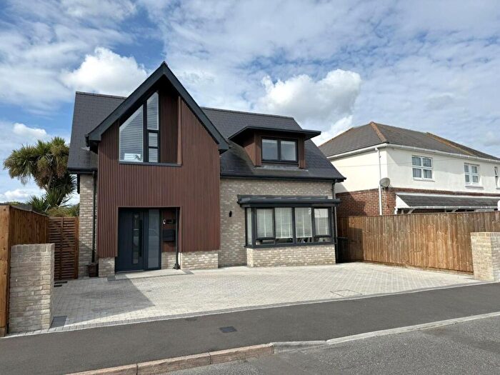 3 Bedroom Detached House For Sale In Oakfield Road, Oakdale, Poole, BH15