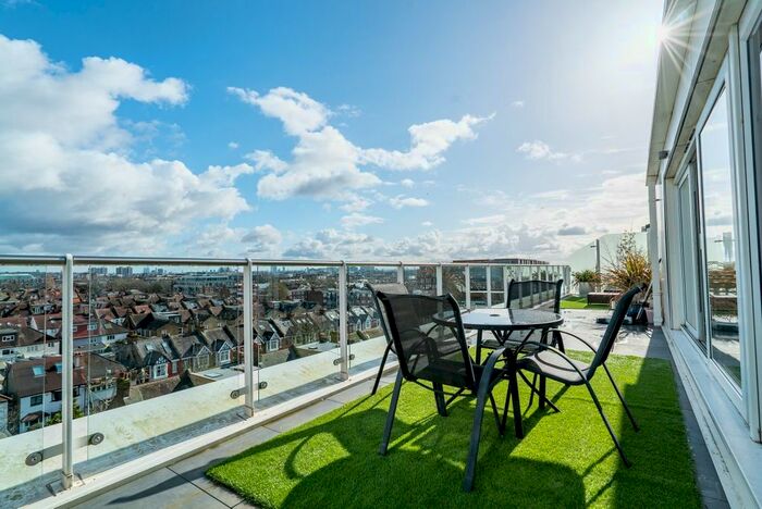 2 Bedroom Flat To Rent In Bromyard Avenue, London, W3