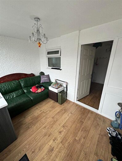 3 Bedroom Town House To Rent In Fyfields, Pitsea, Basildon, SS13