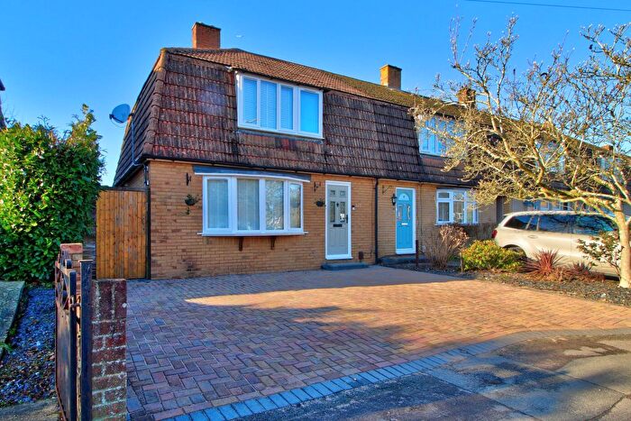 3 Bedroom Property For Sale In Norreys Avenue, Wokingham, RG40