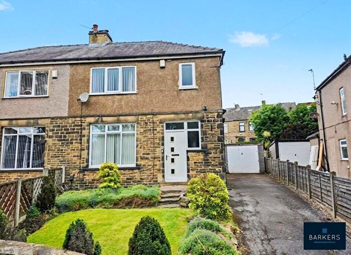 3 Bedroom Semi-Detached House For Sale In Denbrook Crescent, Bradford, BD4