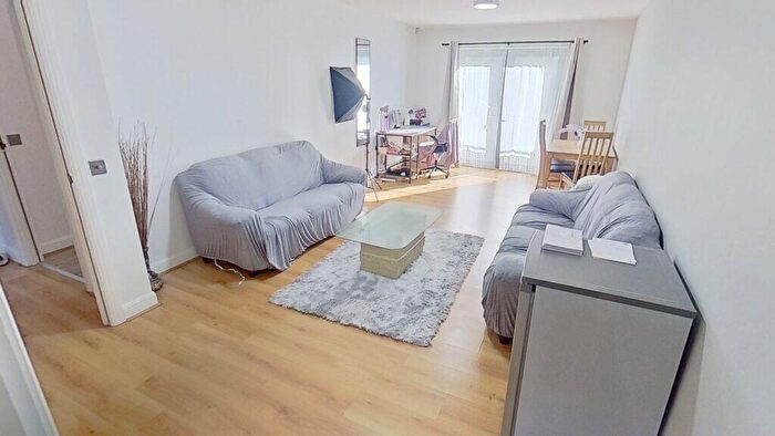 2 Bedroom Flat To Rent In Apartment Bournbrook Court, Bristol Road, B5
