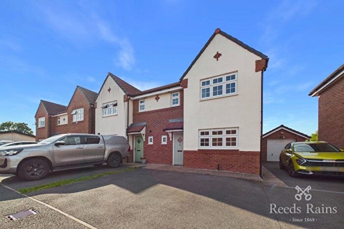 3 Bedroom Semi-Detached House For Sale In Thatch Court, Garstang, Preston, Lancashire, PR3