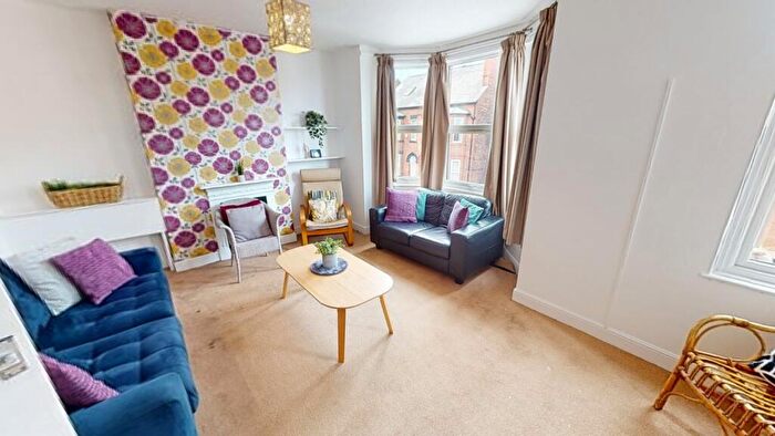 5 Bedroom Semi Detached House To Rent In Kimbolton Avenue, NG7