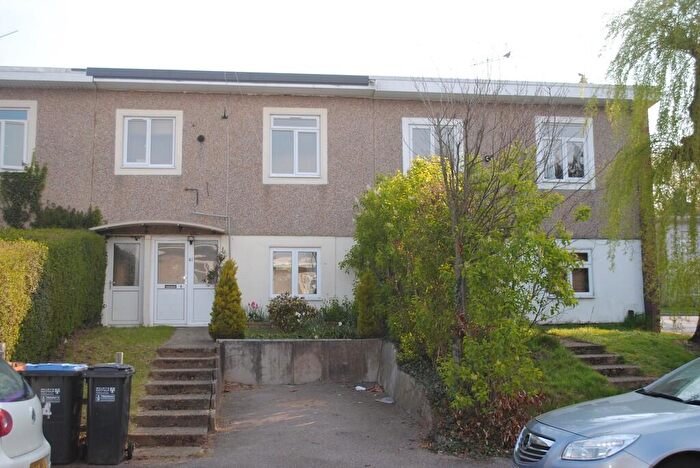 3 Bedroom Terraced House To Rent In Robins Way, Hatfield, AL10