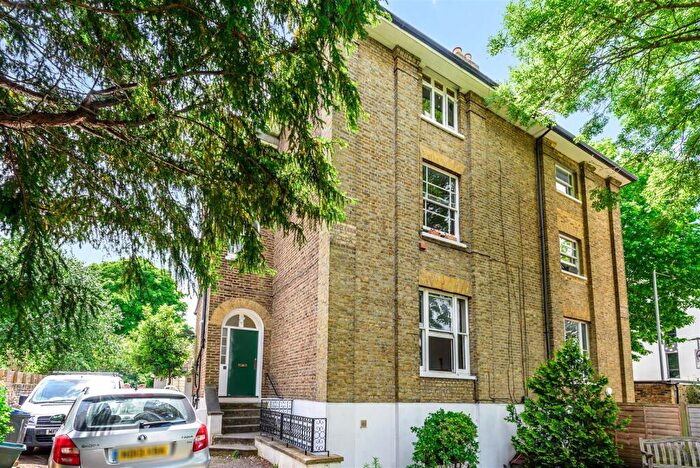 2 Bedroom Flat To Rent In Berrylands Road, Surbiton, KT5