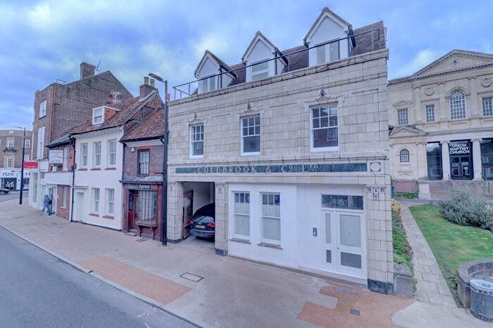 1 Bedroom Apartment To Rent In Easton Street, High Wycombe, Buckinghamshire, HP11