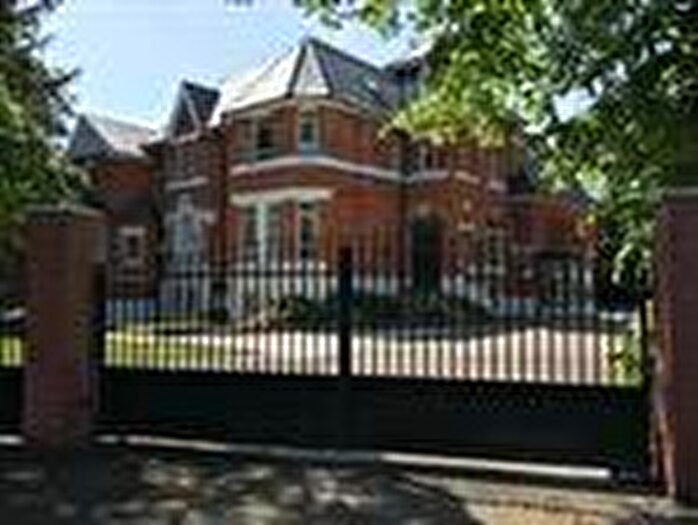 2 Bedroom Flat To Rent In Flat, Burnage Lane, Manchester, M19