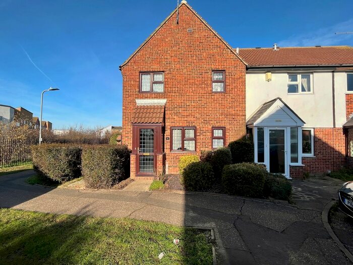 1 Bedroom Semi-Detached House To Rent In Herongate, Shoeburyness, SS3