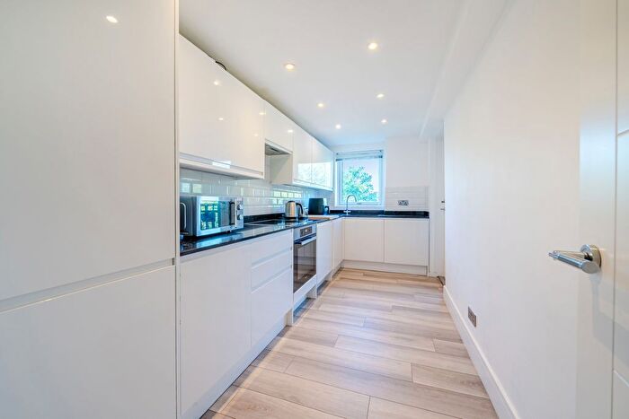 2 Bedroom Flat To Rent In Edith Terrace, London, SW10