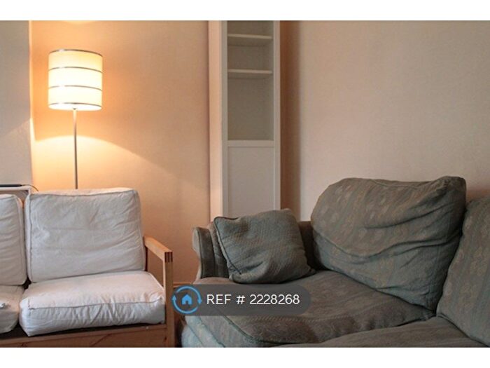 4 Bedroom Flat To Rent In Bennett Court, London, N7