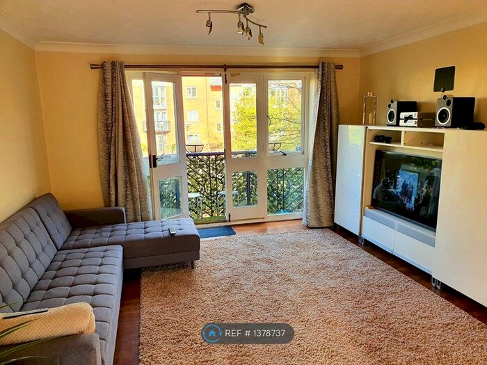 2 Bedroom Flat To Rent In Salford Quays, Salford Quays, M50