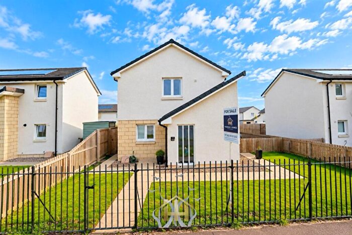 3 Bedroom Detached House For Sale In Macalpine Place, Dundee, DD3