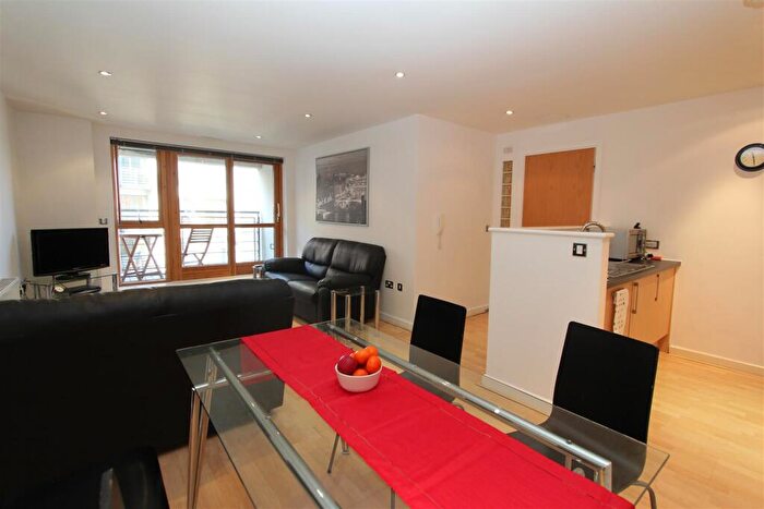 2 Bedroom Flat To Rent In Regents Quay, Brewery Wharf, LS10