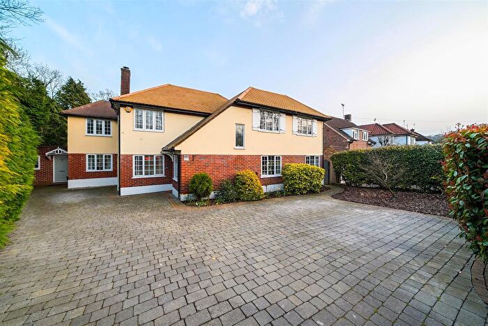 6 Bedroom Detached House For Sale In Outwood Lane, Chipstead, Coulsdon, CR5