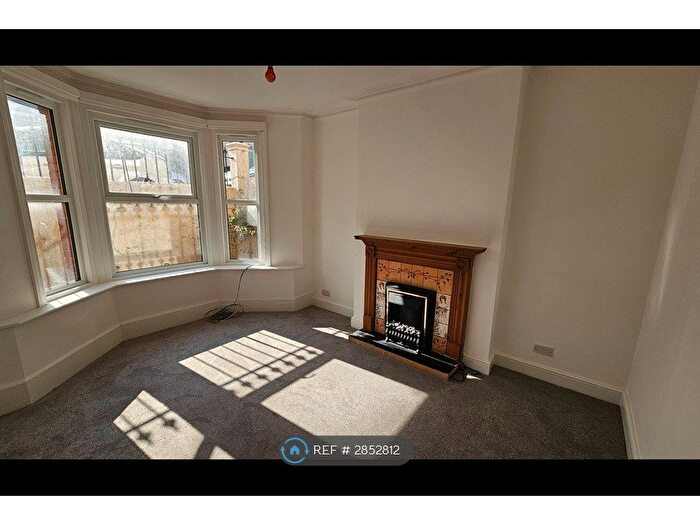 2 Bedroom Flat To Rent In Hughenden Road, Hastings, TN34
