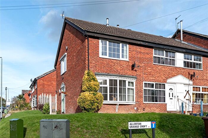 2 Bedroom Town House For Sale In Allerton Grange Croft, Leeds, West Yorkshire, LS8