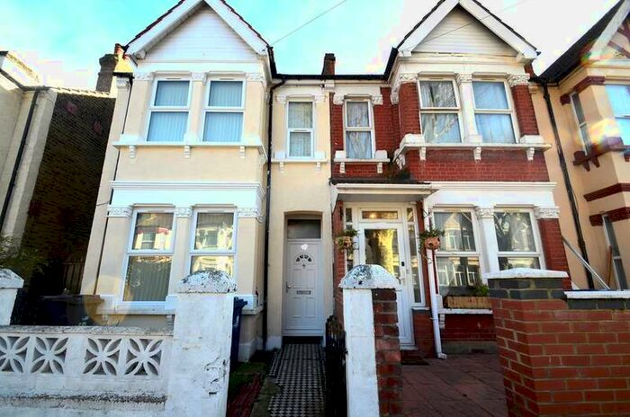 5 Bedroom Semi-Detached House To Rent In Tudor Road, Southall, UB1
