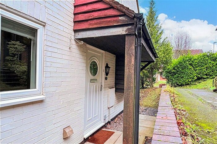 2 Bedroom End Terrace House For Sale In Aveling Close, Purley, Surrey, CR8