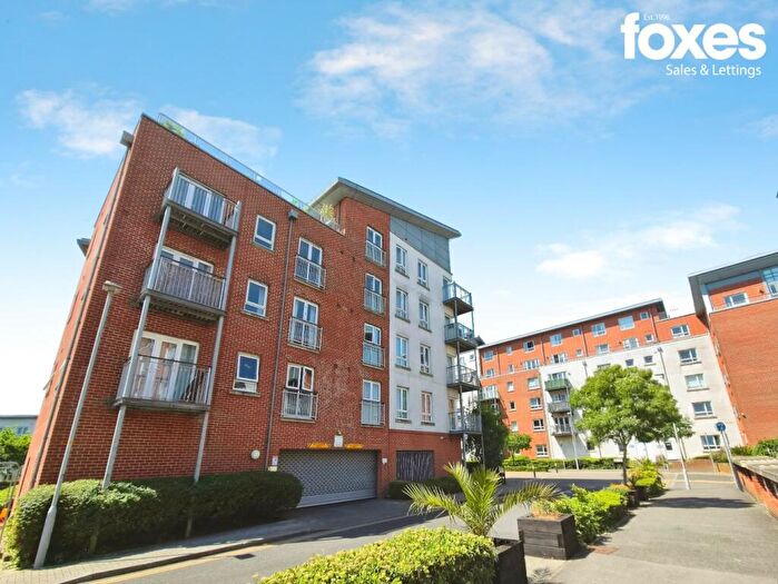 2 Bedroom Apartment To Rent In Avenel Way, Poole, Dorset, BH15