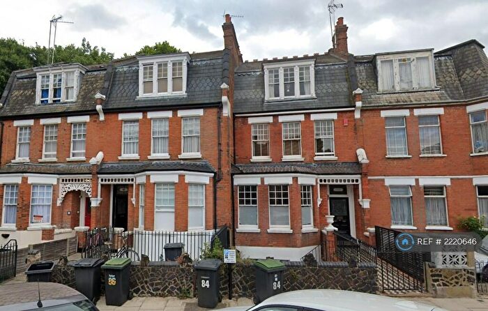2 Bedroom Flat To Rent In Milton Park, London, N6