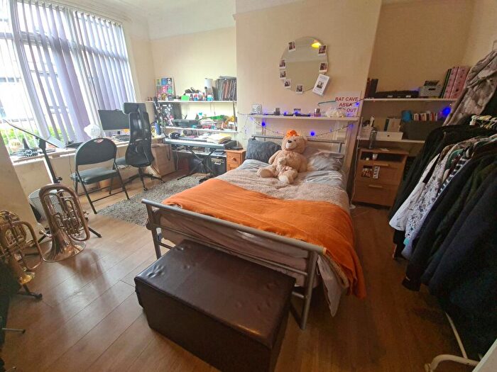 3 Bedroom House To Rent In Village Place, Leeds, LS4