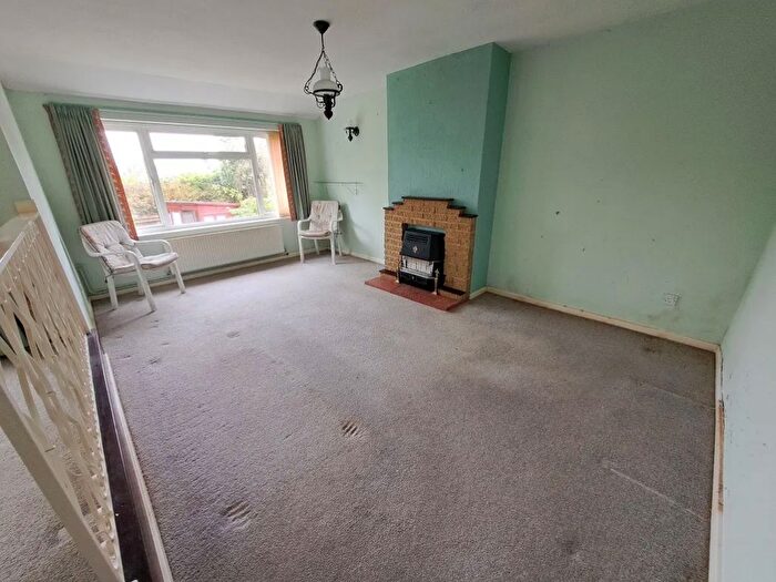 2 Bedroom Detached Bungalow For Sale In Buckhurst Close, Eastbourne, East Sussex, BN20