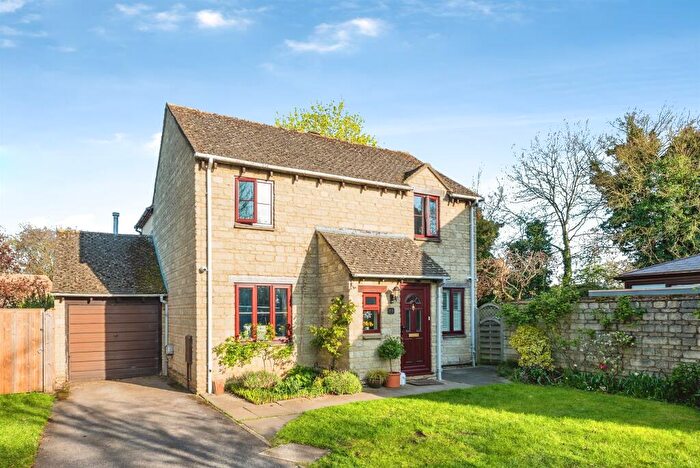 4 Bedroom Detached House For Sale In Calais Dene, Bampton, OX18