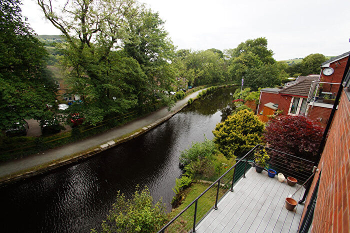 4 Bedroom Detached House To Rent In Church Road, Greenfield, Oldham, OL3