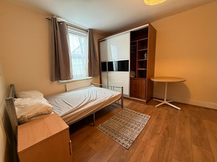 Studio To Rent In Ilford, IG1