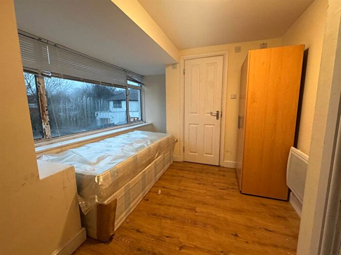 3 Bedroom Flat To Rent In Mount Pleasant Road, London, N17