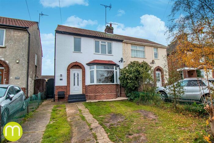 3 Bedroom Semi-Detached House To Rent In St. Andrews Avenue, Colchester, CO4