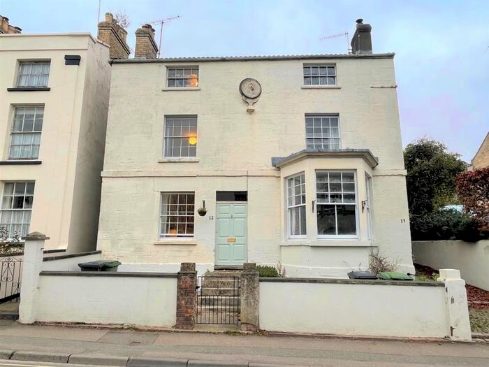 2 Bedroom Property To Rent In London Road, Stroud GL5
