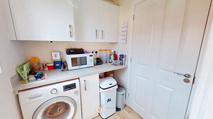 4 Bedroom Detached House For Sale In Valerian Close, New Rossington, Doncaster, DN11