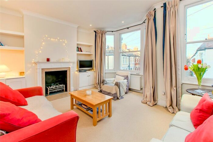 2 Bedroom Flat To Rent In Bronsart Road, London, SW6