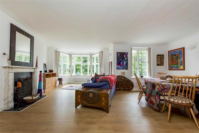 2 Bedroom Flat To Rent In Portsmouth Road, London, SW15