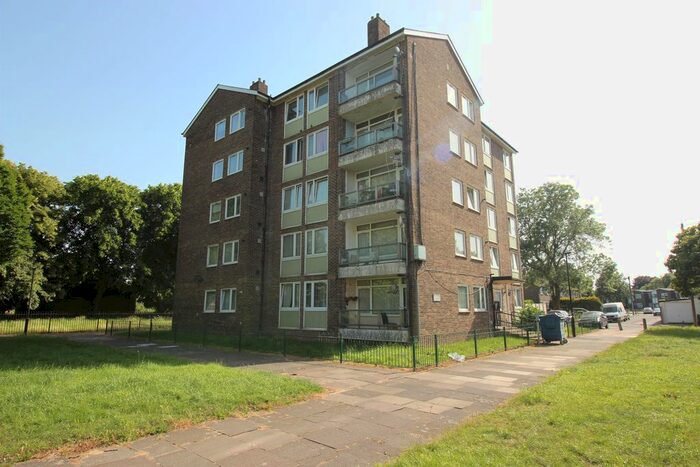 2 Bedroom Flat To Rent In Manister Road, Abbey Wood, London, SE2