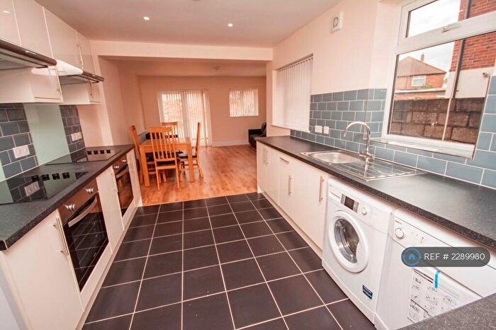 6 Bedroom Semi-Detached House To Rent In Harborough Road, Southampton, SO15