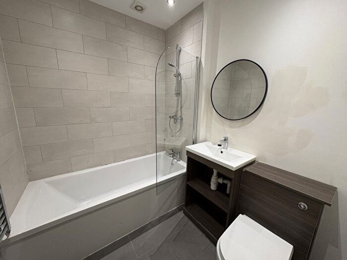 2 Bedroom Flat To Rent In Flat Garland Place, Dundee, DD3