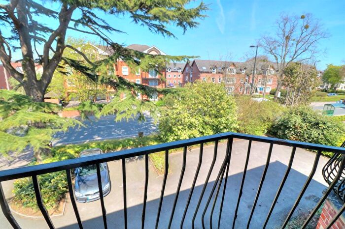 2 Bedroom Flat To Rent In Archers Road, Banister Park, Southampton, SO15