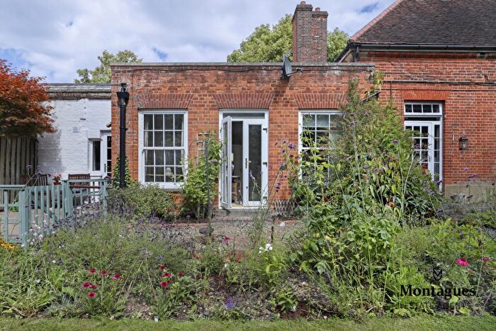 1 Bedroom Apartment For Sale In Palmers Hill, Epping, CM16