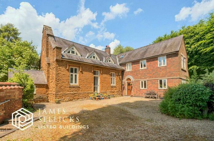 5 Bedroom Character Property For Sale In The Old School, Tilton On The Hill, Leicestershire, LE7