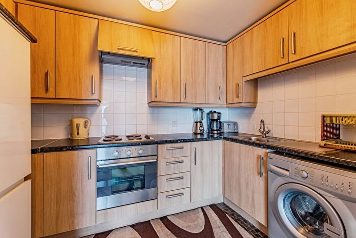 2 Bedroom Flat For Sale In London Road, Croydon, CR0