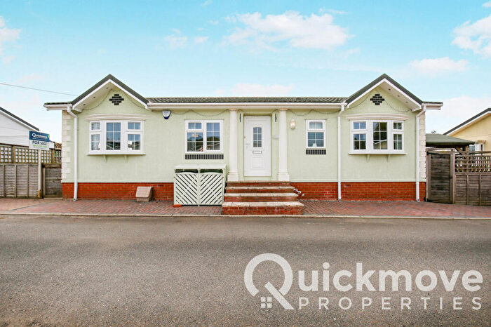 2 Bedroom Park Home For Sale In Abingdon, Oxfordshire, OX13