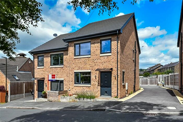 3 Bedroom Semi-Detached House To Rent In Bakehurst Gardens; New Mills., SK22