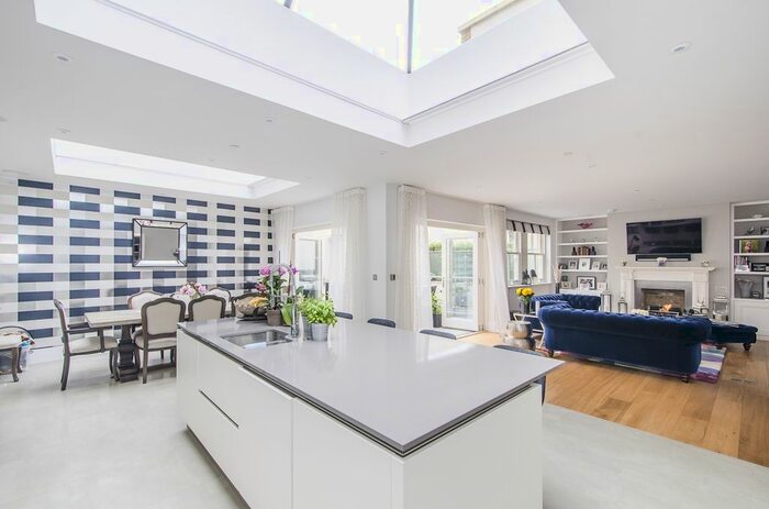 5 Bedroom Mews House To Rent In Wardell Mews, Clapham, SW4