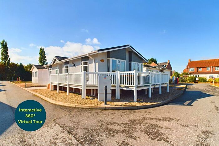 2 Bedroom Park Home For Sale In Barton Broads Park, Maltkiln Road, DN18