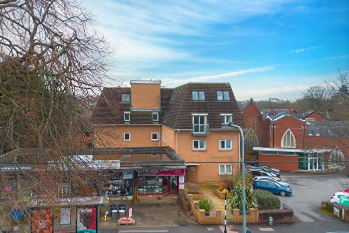 2 Bedroom Apartment For Sale In Lakelands Court, Cyncoed, CF23