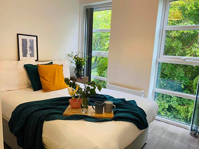 2 Bedroom Apartment To Rent In Endsleigh Park, Beverley Road, Hull, East Riding Of Yorkshire, HU6