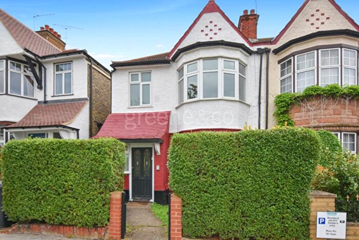 3 Bedroom House To Rent In Leeside Crescent London, NW11